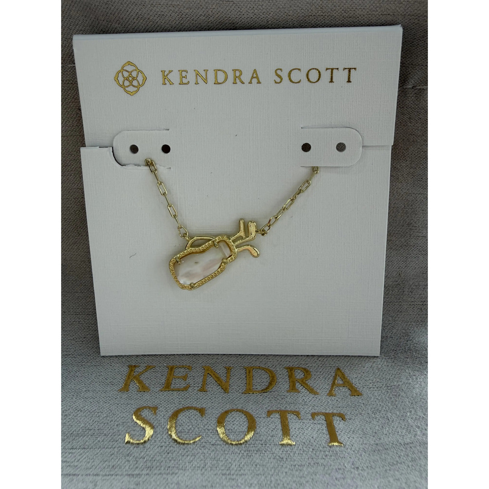 Kendra Scott necklace
